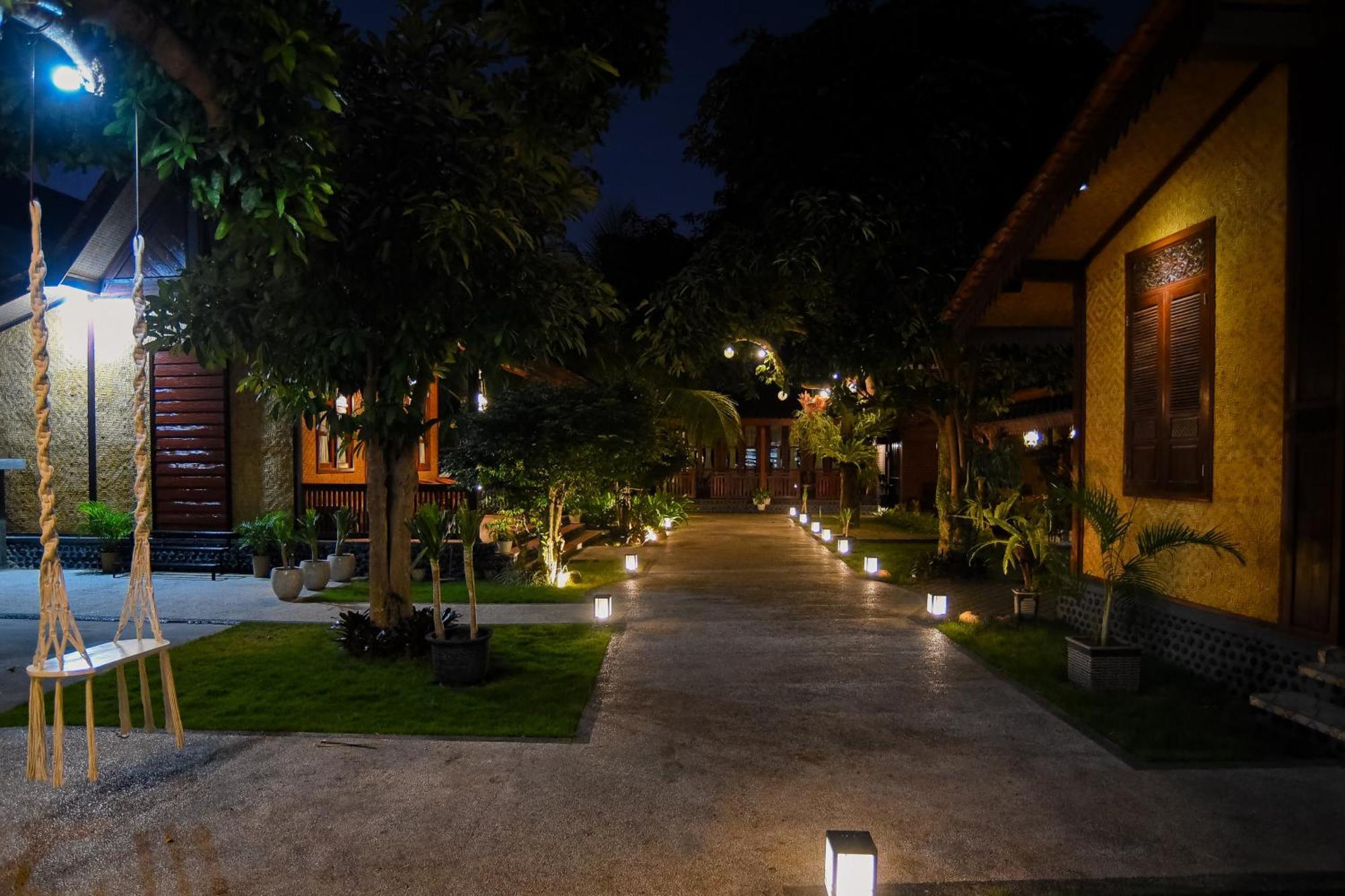Apartament Ndalem Mataram Banyuwangi  Zewnętrze zdjęcie