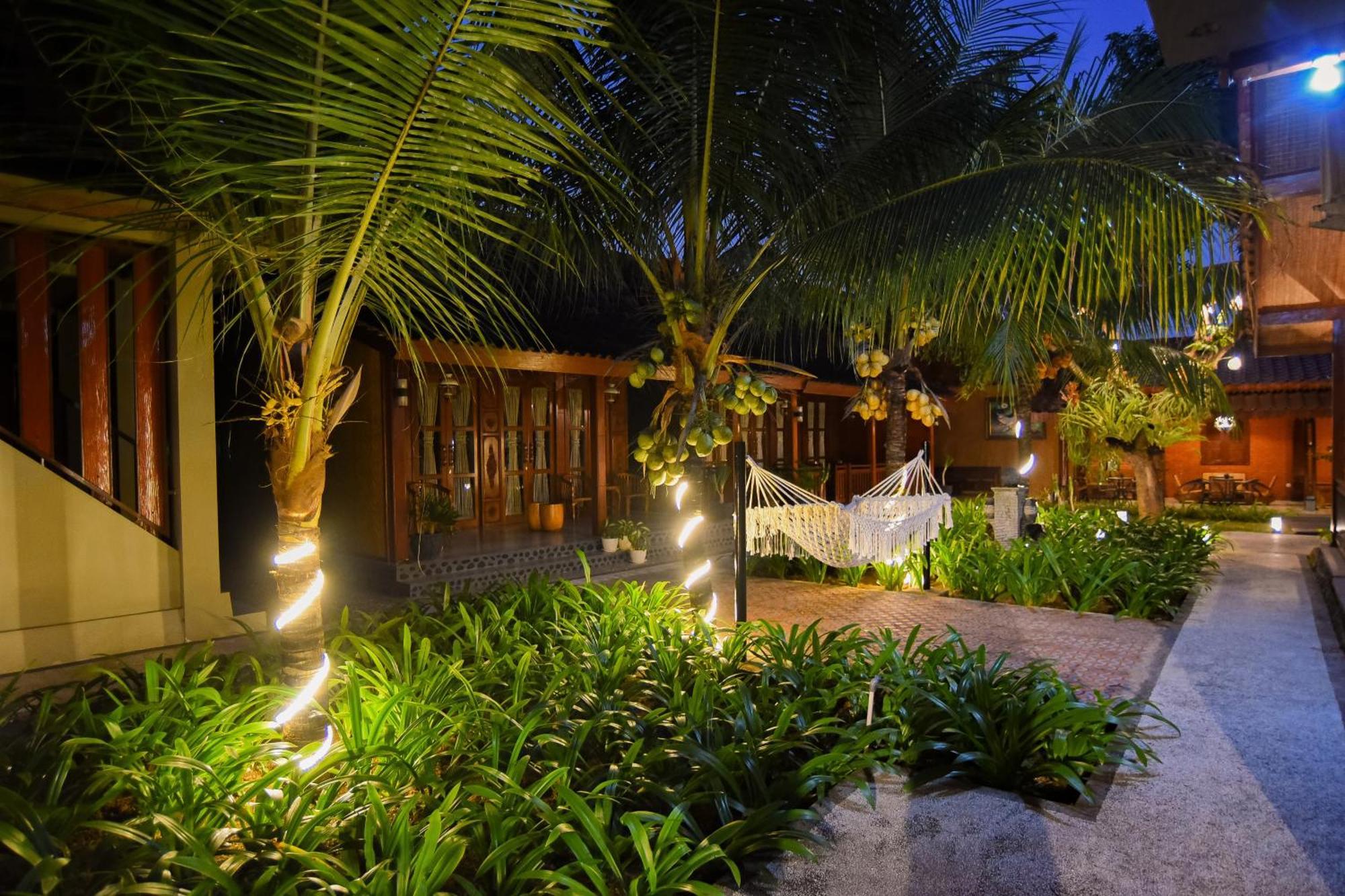 Apartament Ndalem Mataram Banyuwangi  Zewnętrze zdjęcie